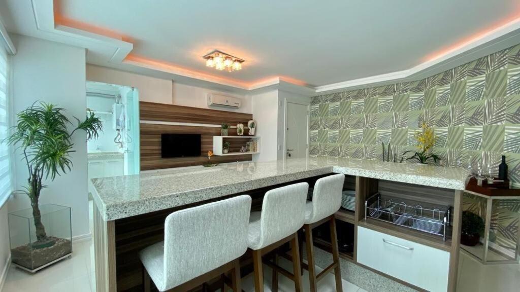 Solar Das Ilhas - Aconchegante Apartamento Na Linda Praia De 4 Ilhas Бомбиньяс Экстерьер фото