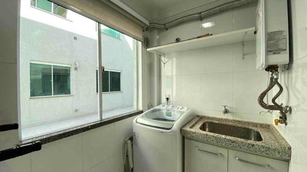 Solar Das Ilhas - Aconchegante Apartamento Na Linda Praia De 4 Ilhas Бомбиньяс Экстерьер фото