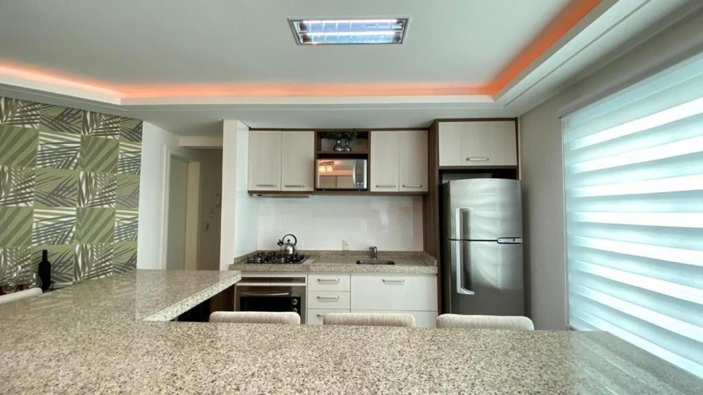 Solar Das Ilhas - Aconchegante Apartamento Na Linda Praia De 4 Ilhas Бомбиньяс Экстерьер фото